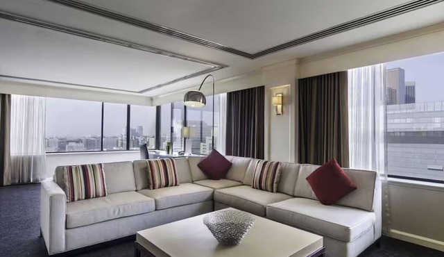 Luxury Downtown LA Suite for VIP Stays Near Museums, Arts & Dining Spots in Los Angeles County