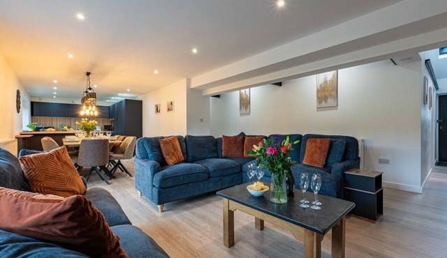 Manor a spacious modern cottage for families or groups in Cornwall