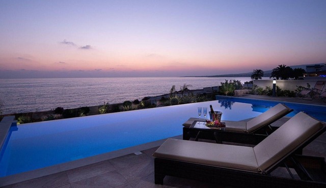 Olymp luxury Villa in Kissonerga