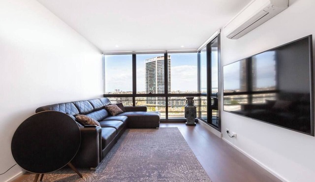 On the River A Resort style Retreat in Docklands in Docklands