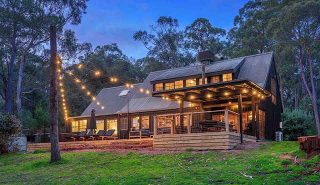 Onyx Retreat Yarra Valley - Spa, Sauna on 13 Acres in Healesville