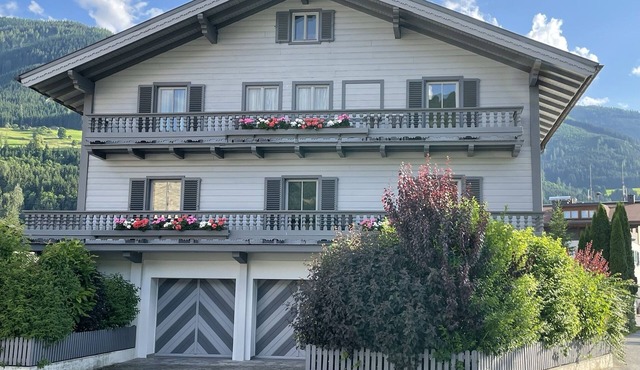 Panoramic apartment in Niedernsill with terrace and garden. Pet friendly🐕 in Niedernsill