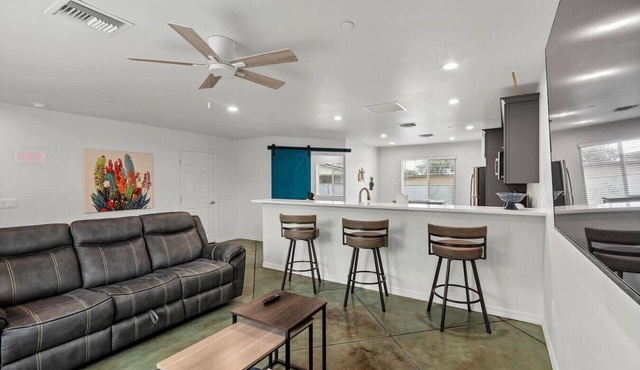 Panoramic Balcony Views | Pet-Friendly Casita in Tucson