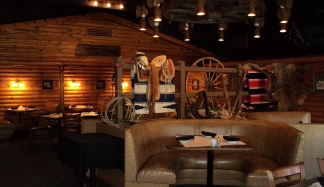 Payson | Efficient Cabin Stay | Pool + Hot Tub in Payson