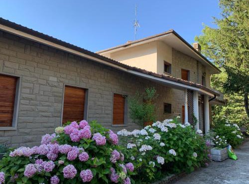 Peaceful Country Living at Apartments at Villa Clara in Vimignano