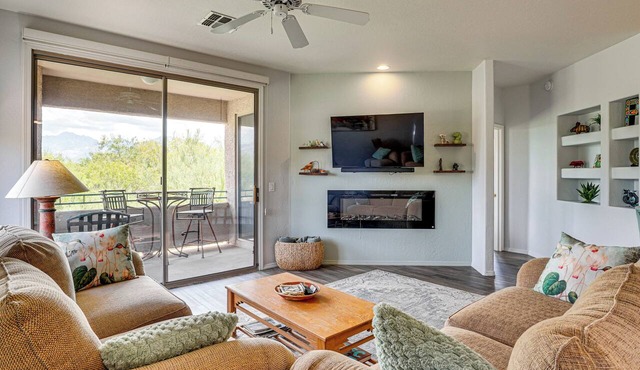 Pool & Hot Tub Access! Family Condo in Oro Valley in Oro Valley