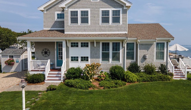 Popponesset-Exclusive Oceanfront Rental, 3 bedroom, 3.5 baths, sleeps 6 in Mashpee