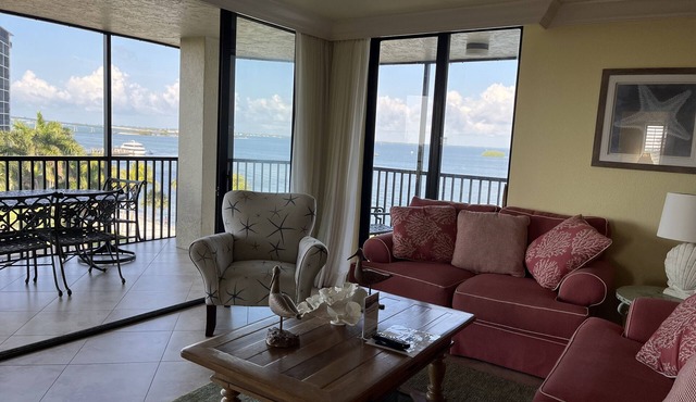 PRIVATE BEACH @ Sanibel Harbour Resort Condo 511 - Corner Unit w/Sunset views in Fort Myers