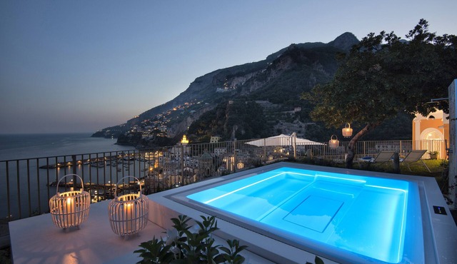 Private Villa with Jacuzzi, Terraces, Sea View and Breakfast in Amalfi