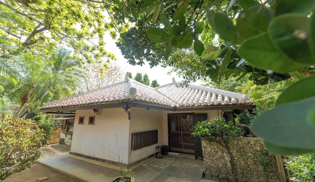 Quiet country space near city center by car｜Fully renovated old private house inn in 石垣市