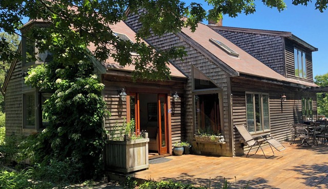 Quintessential Cape Cod Oceanside Getaway-Book your Best Truro Fall Retreat Now! in Truro