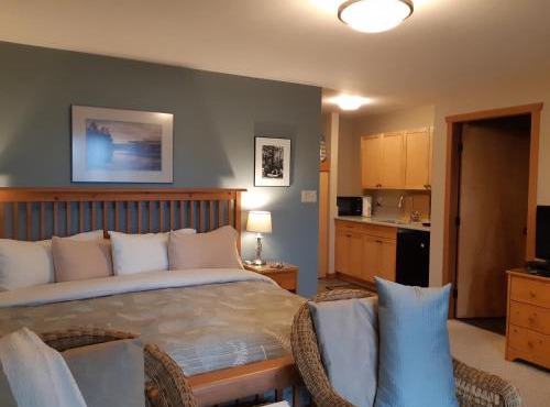 Reef Point Oceanfront Bed and Breakfast in Ucluelet
