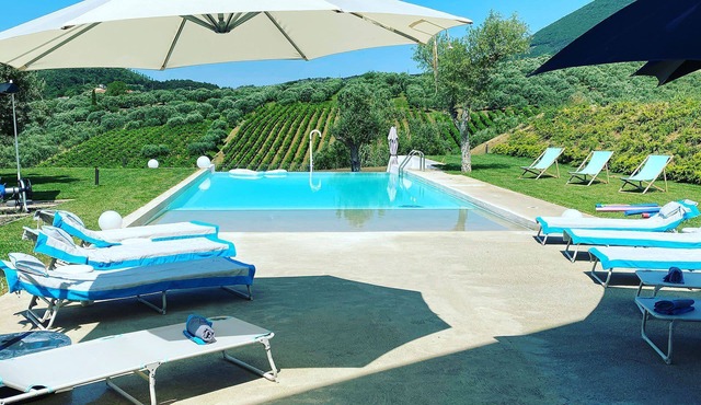 Rentals in Italy - Villa San Salvatore, in Benevento, private pool and garden in San salvatore telesino