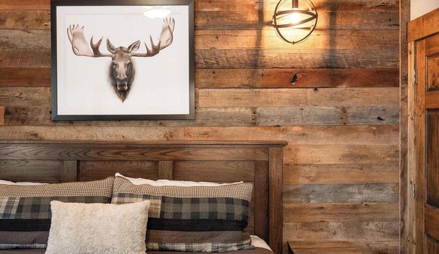 Rustic Lakehouse! Minutes to Branson Activities! in Branson