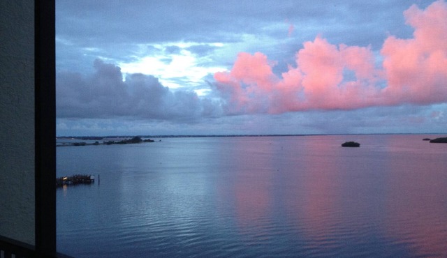 Sanibel Harbour Resort #914 2BR/2B - Beachfront, heated pool near 4-star Resort in Fort Myers