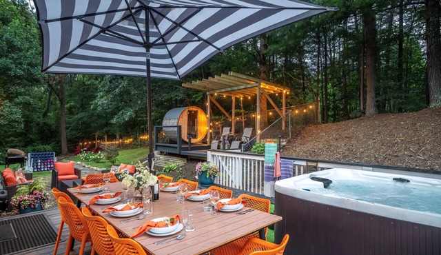Sauna-Hot Tub-Arcades-Outdoor Theater-Sleeps 14! in Leicester