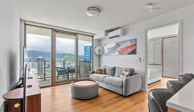 Sky Ala Moana 3509: 2 BR, 2 BA Condominium in Honolulu, Sleeps 4 in Honolulu