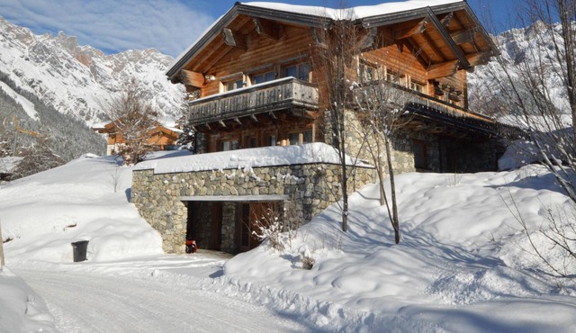 Spacious chalet with historical elements near a lake in Hinterthal