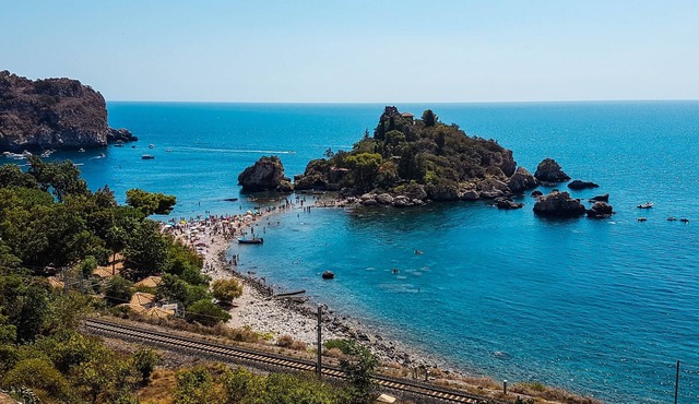 Splendid Bivano view of Etna in Taormina