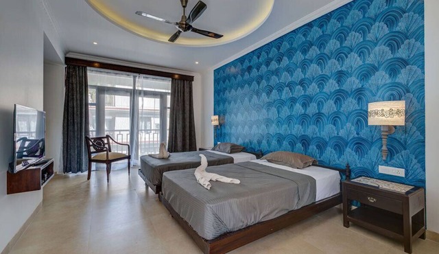 Stay at a Luxurious 14 Bedroom Villa in Calangute with Pool, Jacuzzi, Mini Golf in Calangute