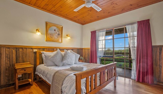 StayAU 2BR Cottage Farm Retreat in Badger Creek