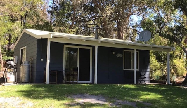Tea Tree Cottage Close to Greens Pool and the Bibbulmun and Munda Biddi Tracks. in Shadforth