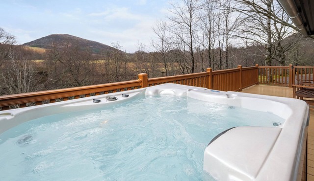 Tomatin Highland Lodges in Inverness