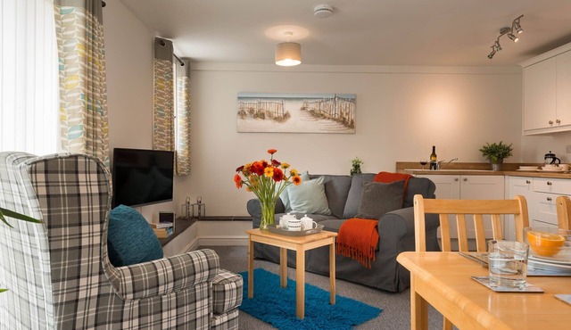 Ty Arthur: Ground-Floor Apartment for Two in Aberffraw | Managed by Anglesey Holiday Lettings in Ty Croes