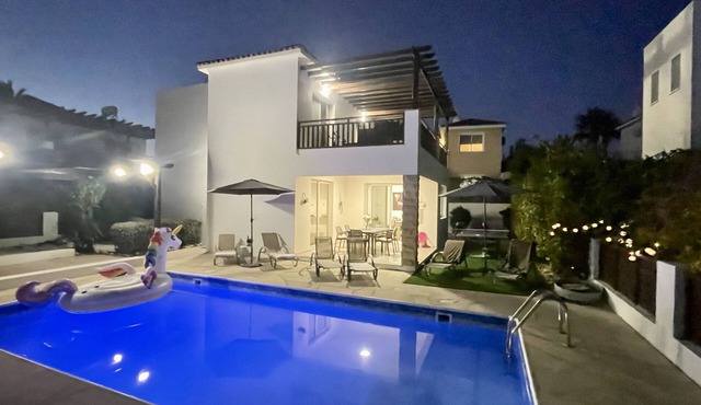 Villa Georgina!Beautiful 3bedroom Villa at Coral bay in Peyia