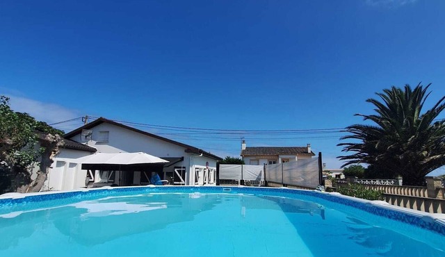 VILLA LAS CATEDRALES | SWIMMING POOL | BEACH FRONT | in Lugo