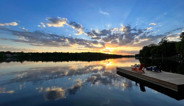 Waterfront Retreat with Sunset Views & Sandy Beach in MacTier
