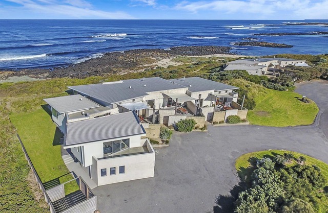 Hearns Beachside Villa Port Fairy 