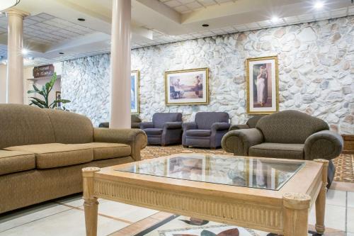 Quality Inn Suites Palm Island Waterpark 