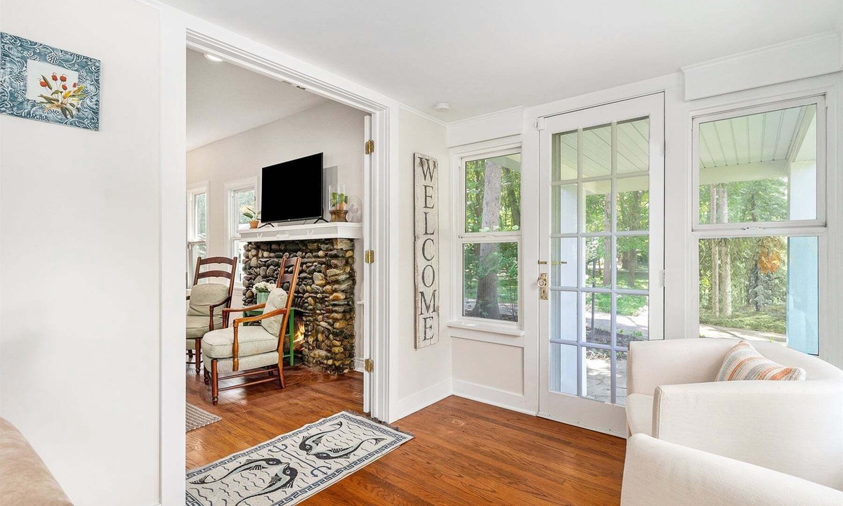 Fennville House | Coastal Cottage: Private Hot Tub, Pet Friendly, Deck, Fire Pit, Lakeshore Drive