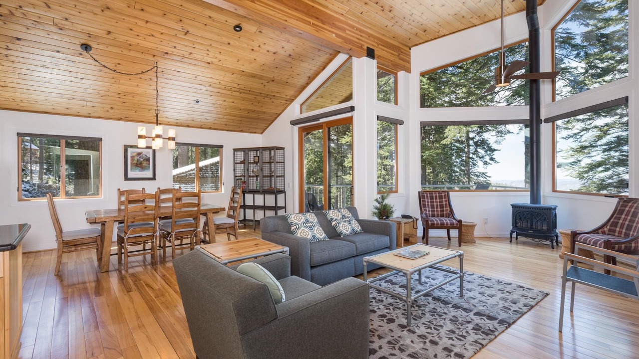 Photo of Livingroom in Yosemite West