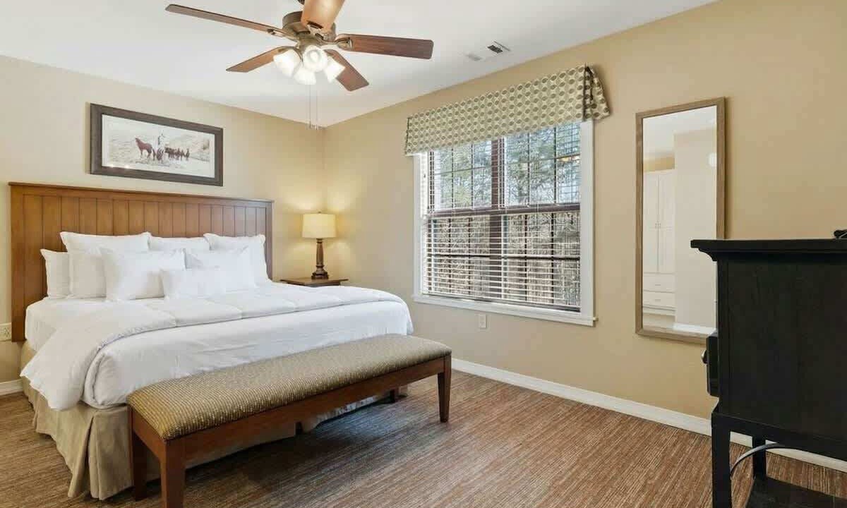 Photo of Bedroom in Clarkesville