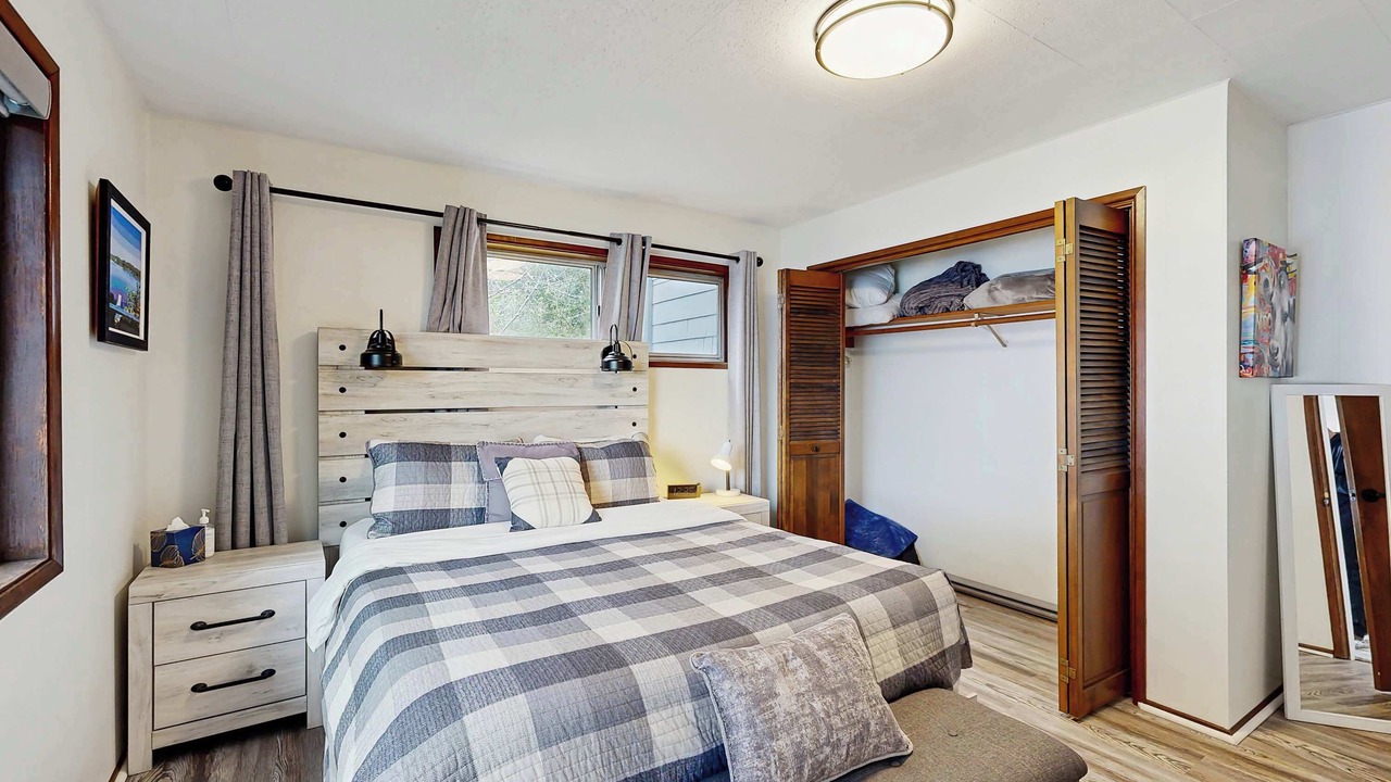 Photo of Bedroom in Dunes City