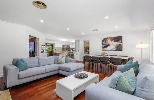 Wattle Grove House | Home Hearth A Sepal Stay
