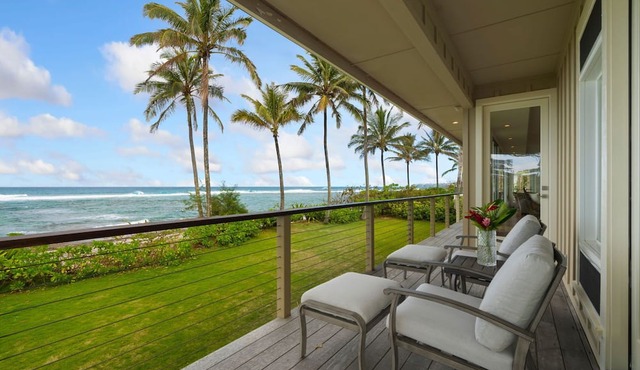 Beachfront Luxury Dream House with A/C & Gym! in Haena