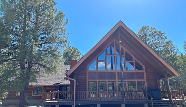 Ski Retreat and Summer Heavan - PeakView Log Cabin in the Woods in Flagstaff