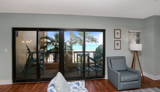 Veteran Owned, Elevator, Pool, Beachview - Club at Mexico Beach 1G in Mexico Beach