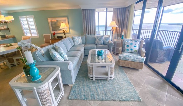 Sanibel Harbour Resort Harbour Tower 717: Relaxation awaits you! in Fort Myers