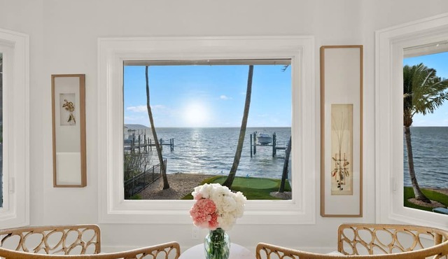2026 SUMMER REDUCED RATES! WATERFRONT HOME, IN VILLAGE, POOL, HOT TUB, DOCK! in Captiva Island