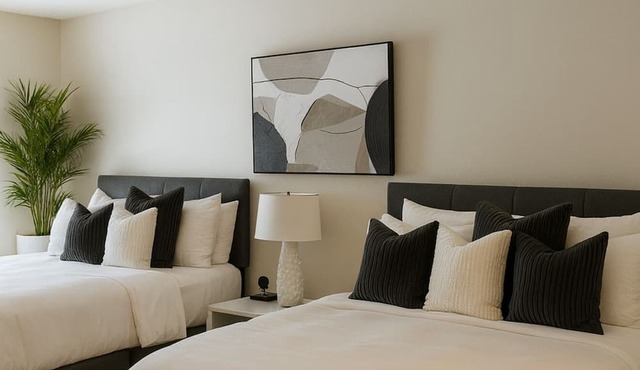 Stylish 2-bedroom apartment with WiFi, fitness room in charming Marina del Rey in Marina del Rey
