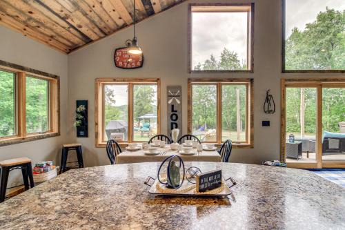 Modern Lakeside Chalet on Crow Wing Chain w/Dock! in Nevis