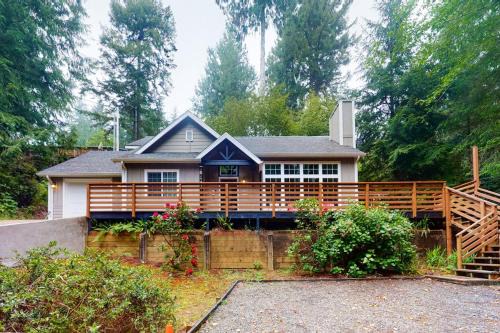 Beautiful & Spacious Family-Friendly Home withFree WiFi Deck and Close to Lakes in Florence