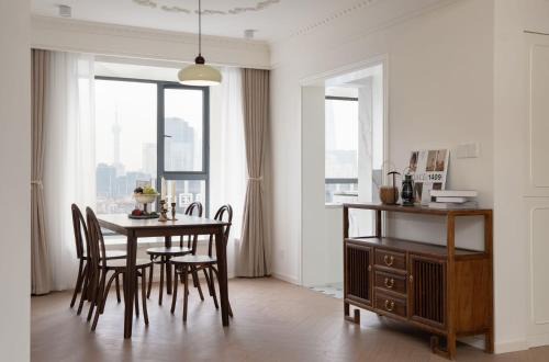 EHUB - Enjoy Shanghai Tower View with Floating Window, near Yuyuan Garden and the Bund in Shanghai