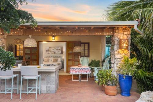 Villa Laurence - Steps to Ocean Bliss by Lucha in Savaneta