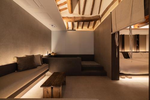 Luxury Hanok Retreat Dohyun in Seoul