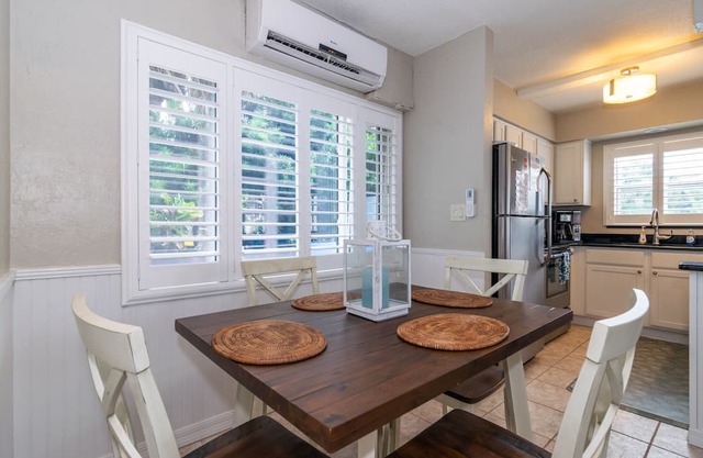 Anna Maria Beach Place #3. Directly Across Street From The Beach With Pool. in Holmes Beach